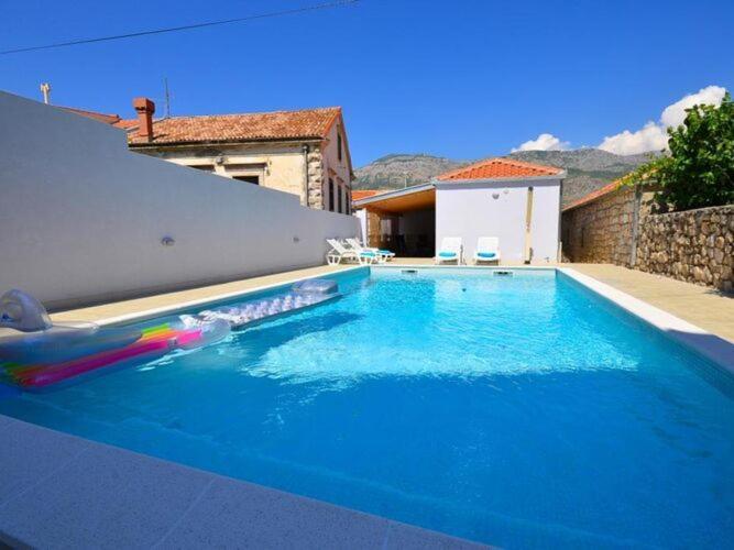 Belmondo- Three Bedroom With Terrace And Private Pool A6 * Gruda